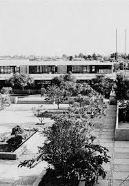 El terreno original era conocido como la chacra de san luis de macul y fue donado a la universidad en 1891 por la familia larraín gandarillas. San Joaquin Pontificia Universidad Catolica De Chile