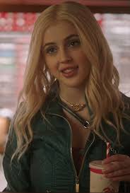 Lynette Fields's Instagram, Twitter & Facebook