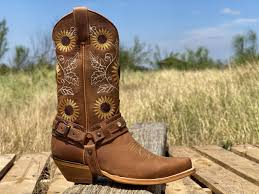 Women S Brown Natural Cowhide Leather Sunflower Boots Snip Toe Alfa Western Wear In 2020 Boots Rodeo Boots Cowgirl Boots