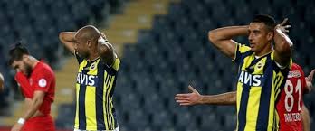 Bournemouth premier lig trenini kaçırdığı için takımdan ayrılma kararı alan ve fenerbahçe'nin de radarında olan arnaut danjuma'ya leeds united. Fenerbahce Kupa Da Havlu Atti