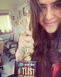 So I'm overwhelmed but honestly I had a blah 2020 workwise so I guess I got  this for effort n the encouraging ALTBalaji numbers !Thankuuuu team  #alt.... #MayankShekhar #MoharBasu !!and above all