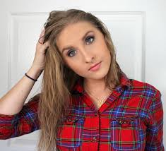 Use the brush vertically to detangle your hair and horizontally to smooth out any kinks. How To Blow Dry Your Hair Like A Pro Ashley Brooke Blow Dry Hair Your Hair Pretty Hairstyles