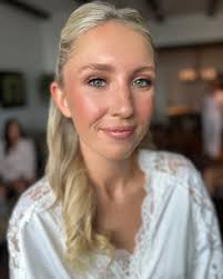 Bridal glam so chic and timeless ✨Emma's going to look back at photos 30  years from now and still be THAT bride. Our clients? Forever setting the  bar! Natural light and an