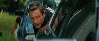 Filmul a avut premiera pe data de: Line Of Fire Review Variety