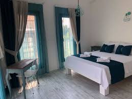 Turkiye Nin Goz Bebegi Alacati Da Bulunan Secilmis Konak Otel Konumu Mimarisi Ve Olanaklariyla Huzurlu Bir Alacati Tatilin Ev Dekoru Mobilya Fikirleri Oteller