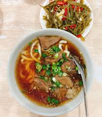 Jun 29, 2021 · 問卦推薦一下你自認為好吃的牛肉麵店@gossiping，共有301則留言，239人參與討論，210推 9噓 82→， 看有人在討論牛肉麵與拉麵你各位幫忙推薦一下牛肉麵店不要那種超過300元的冠軍牛肉麵或五星級飯店的牛肉麵錢多料多當然好吃啊 廢話是也有貴又難吃的啦請樓下推薦一下200元以下的牛肉麵店林東芳. Menuç¾Žé£ŸèªŒ å»ºå®ç‰›è‚‰éºµ