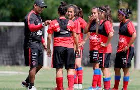 La selección chilena femenina debutará en los juegos olímpicos este miércoles 21 de julio ante gran bretaña. La Roja Femenina Sub 17 El Analisis Del Dt Milenko Valenzuela Conmebol