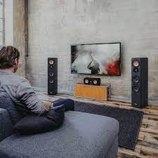 Heimkino komplettanlagen zu top preisen. 5 1 Heimkino Set Der Spitzenklasse Mit Bestseller Lautsprecher Ultima 40 So Viel Surround Sound Fur Ein Derart Kleines Audio Zimmer Heimkino Standlautsprecher