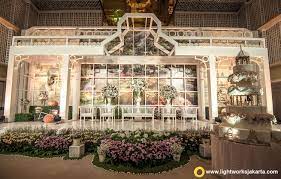 The Garden Theme For William And Indah Wedding Stage At Thamrin Nine Ballroom Decoration By Grasida Decoration Wedding Stage Garden Theme Wedding Decorations