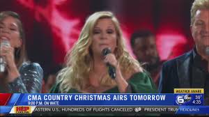I ❤ music, family, food, coffee & dogs! Trisha Yearwood Hosts Cma Country Christmas Special Airing Dec 3 On Abc Youtube
