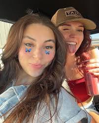 𝐻𝑎𝑖𝑙𝑒𝑦 𝐵𝑒𝑐𝑘 (@haileybeck21) • Instagram photos and videos