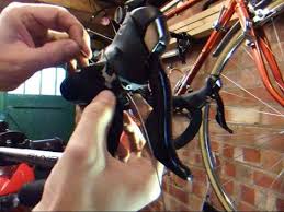 The shimano ultegra r8000 front derailleur utilizes the new link construction, making it easier to set up and fine. Replacing The Gear Cable On A Shimano 105 Shifter Youtube