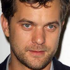 His race is white and zodiac sign is gemini. Joshua Jackson Bio Family Trivia Famous Birthdays