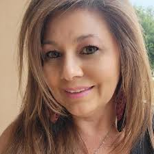 What is a fair price for a 32-inch homecoming mum with cut-outs and a  school theme?