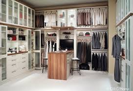 Can a closet be used as a dresser? 6 Tips For A Columbus Or Cleveland Custom Walk In Closet Island