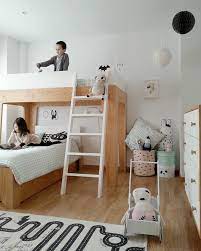 Al menos cuando son pequeños que los pequeños duerman juntos es una forma de que venzan sus propios miedos y también una manera de socializarse. Habitaciones Infantiles Pequenas Con Mucho Encanto Y Estilo