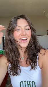 Julia Estrin's Instagram, Twitter & Facebook