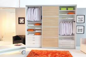 Schlafzimmer schrank kleiderschrank offene küche haus bauen einrichten und wohnen schlafzimmerschrank moderne garderobe möbeldesign. Einbauschranke Mit Schiebeturen Nach Mass Akron Schranksysteme Kleiderschrank Schiebetur Begehbarer Schrank Schranksysteme Modern Spiegel Einbaumobel Glasschiebetur Raumteiler Schwebeturenschrank Schiebeturenschrank Weiss Schranksysteme