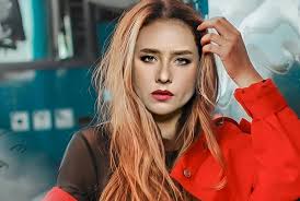 Nelly karim is an egyptian actress, model, and ballerina. Nelly Karim Announces Her Participation In The Series Namrat Etnin Saudi 24 News