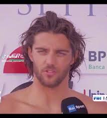 Aaron Taylor-Johnson has been voted the MOST BEAUTIFUL MAN IN THE WORLD by  Science in a new study carried out in London. The actor achieved a  perfection rating of 93.04%. ✨️