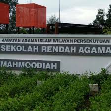 Pusat vaksin presint 15 team media jakim dan petugas keselamatan kompleks islam putrajaya. Facebook