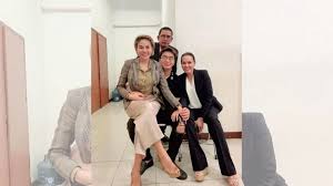 Artis kelahiran jakarta, 17 maret 1986 itu dikenal justru karena selalu menjadi bahan pembicaraan di media akibat semua kontroversi yang ia perbuat. Actress Nikita Mirzani Placed Under City Arrest For Alleged Assault Against Ex Husband Coconuts Jakarta