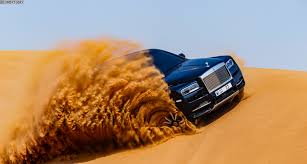 It offers a more engaging driving experience with surprisingly good. Rolls Royce Cullinan Luxus Suv Im Extremen Wusten Test