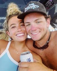 Betsy Ray's Instagram, Twitter & Facebook