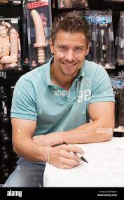 Un retrato de Lukas Ridgeston, un actor eslovaco gay en Películas eróticas  y modelo en Bel Ami gay revistas eróticas y libros Fotografía de stock -  Alamy