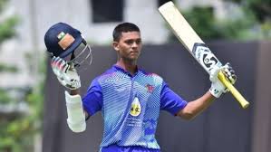 He used to work at a pani puri stall to meet his ends. Meet 17 Year Old Cricketer Yashasvi Jaiswal Uncapped Star Of Indian Cricket