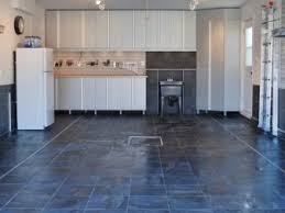 Maybe you would like to learn more about one of these? Jubin Di Lantai Di Garaj 55 Foto Apa Yang Harus Diletakkan Getah Lantai Dan Lapisan Klinker Paving Dan Bahan Pvc Modular Untuk Lantai