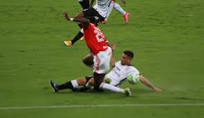 Os confrontos entre internacional e corinthians constituem um importante clássico do futebol brasileiro. Evjr Zy9hgb6tm