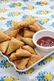 Gujarati Chana Dal Samosa Is Made With Chana Dal Stuffing With Prominent Flavour Of Mint Leaves Chana Dal Samosa Have Its Veg Snacks Indian Food Recipes Food