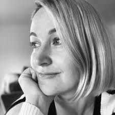 Carlie Gibson's Instagram, Twitter & Facebook