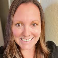 Lori Erwin's Instagram, Twitter & Facebook