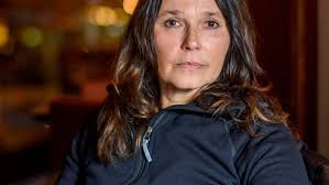 Aja skulle skjule familiens skam: Jeg løj om min far