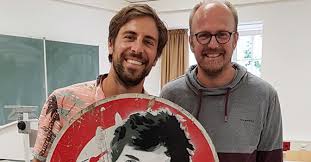 Auf das, was da noch kommt. Max Giesinger United Charity Auktionen Fur Kinder In Not