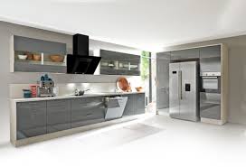 Eine Klare Formensprache Und Durchdachte Ausstattung Machen Im Alltag Freude Alles Ist Schnell Zur Hand Wohnung Kuche Kuche Kuhlschrank Innenarchitektur Kuche