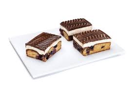 Auf dieser seite erhalten sie einen kleinen einblick in die vielfalt unserer angebote. Kuchen Und Torten Sortiment Backerei Konditorei Kuhn