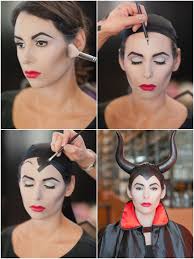 Gather supplies1 rouleau de ruban de canard1 paire de lacetsciseauxune perforatrice2 pièces de néoprène taille dépend de la longueur et la largeur de vos piedsétape 2: 1001 Idees De Deguisement Et Maquillage Diablesse Pour La Fete D Halloween