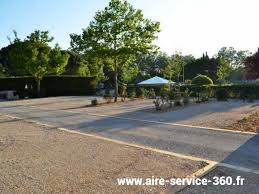 Rejoignez la gare sncf en 30 minutes (2km) bon plan : Aire Service Camping Car Panoramique Mobile