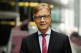 He is married and has two children. Dietmar Bartsch Kritisiert Bundesregierung Fur Geplante Gutscheinlosung Tageskarte