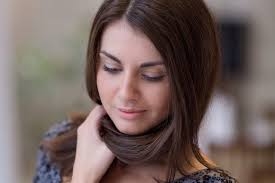 كيف أستخدم زيت الخروع لتطويل وعلاج تساقط الشعر سريع ا