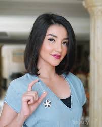 Attalarik syah mengisyaratkan tsania marwah boleh menjenguk perjuangan tsania marwah untuk mendapatkan hak asuh kedua anaknya dari pernikahannya dengan atalarik syah sebelumnya. Penampilan Tsania Marwa Dengan Gaya Rambut Baru