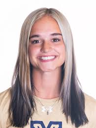 Brooke Reuter's Instagram, Twitter & Facebook