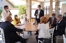 Crearea unei alerte de locuri de muncă vă va ajuta să fiți la curent cu cele mai noi oportunități din onesti. SoluÈ›ia Pentru OneÈ™ti Un Parc Industrial Cu O ComponentÄƒ TehnicÄƒ È™i È™tiinÈ›ificÄƒ DeÈ™teptarea Ziarul BacÄƒului