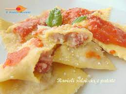 40 g di parmigiano reggiano grattugiato. Ravioli Gustosi Con Patate E Salsiccia Il Fuoco Acceso