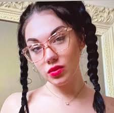 Jess Hilarious' best friend catching strays 😩🤣🤣