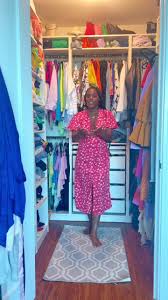 Who doesn’t love a cleavage moment?!?! Happy Friday! Everything is old!  #explorepage #fyp #stylingwithkimberly #fashion  #falllooks#blackwomenoftiktok #fallfashion #ootd #fallstyleinspo #blackgirl  ...