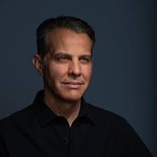 Gray Day: My Undercover Mission to Expose America's First Cyber Spy:  O'Neill, Eric: 9780525573524: Amazon.com: Books